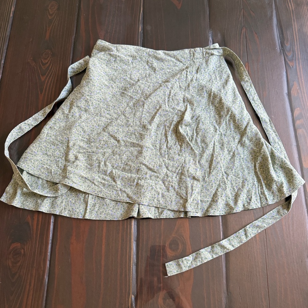 Brandy Melville Green Floral Mini Skirt